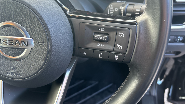 Nissan Qashqai 1.3 DiG-T MH N-Connecta 5dr Petrol Hatchback